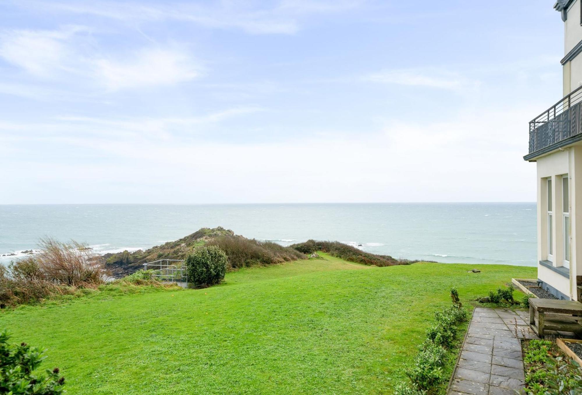 Journeys End With Stunning Sea Views From The Headland Villa Coverack Dış mekan fotoğraf