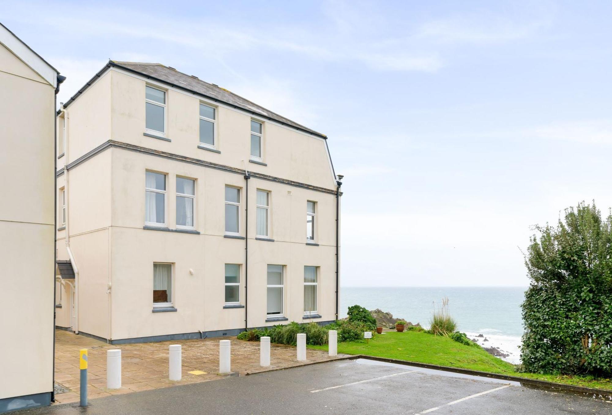 Journeys End With Stunning Sea Views From The Headland Villa Coverack Dış mekan fotoğraf